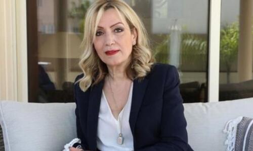 «Πέστε μου ότι τούτο είναι ανέκδοτο. Μίλια offside η κυβέρνηση!» thumb