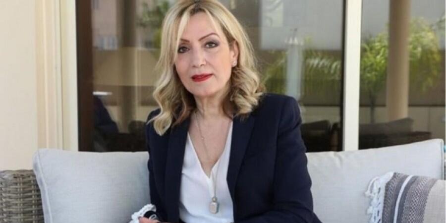 «Πέστε μου ότι τούτο είναι ανέκδοτο. Μίλια offside η κυβέρνηση!» thumb