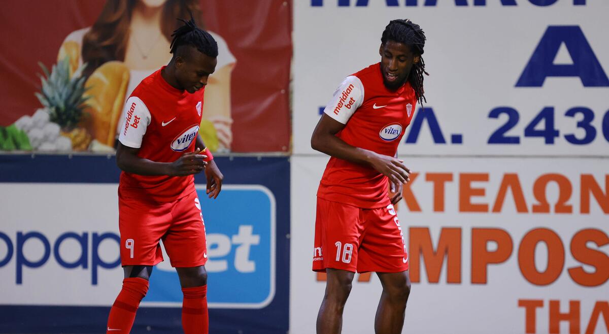 Νέα Σαλαμίνα - ΕΝΠ 4-2: «Ερυθρόλευκο» στοπ στην αντεπίθεση! thumb