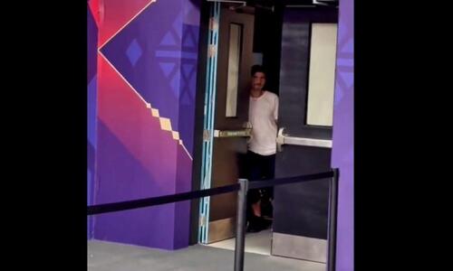 Είδε μόνος τα τελευταία λεπτά του ημιτελικού από την είσοδο των αποδυτηρίων ο Γιαννακόπουλος thumb