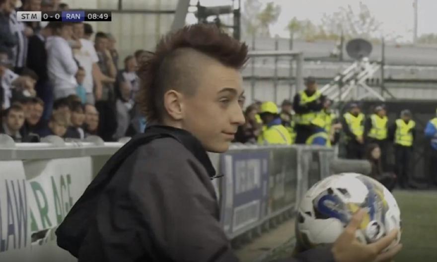 Έγινε κι αυτό: Διαιτητής απέβαλε ballboy! (Βίντεο) thumb