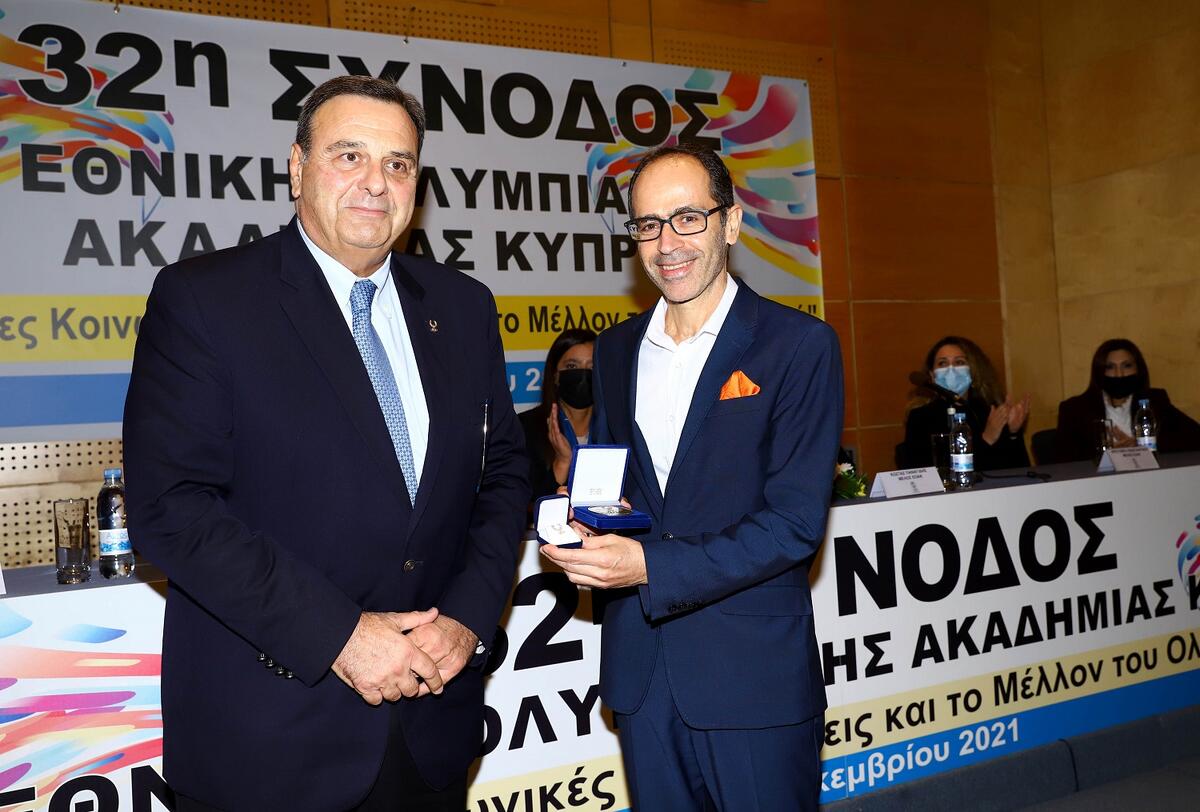  «Ο κ. Ισίδωρος Κούβελος προσφέρει τεράστιες υπηρεσίες για την ανάδειξη του Ολυμπιακού Κινήματος» thumb
