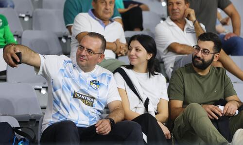 Οπαδός της Πάφου… στο πλευρό του Άρη (ΦΩΤΟ) thumb