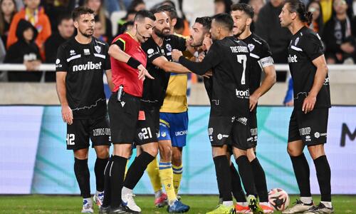 «Μπορούσε να αποβληθεί ο Αμπάνια, αψυχολόγητη η ενέργεια του Κονσεϊσάο» thumb