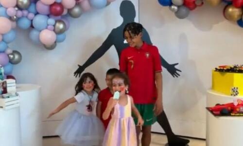 Τα παιδιά του Κριστιάνο τον μιμήθηκαν και έκαναν «Siuuuu»! (vid) thumb