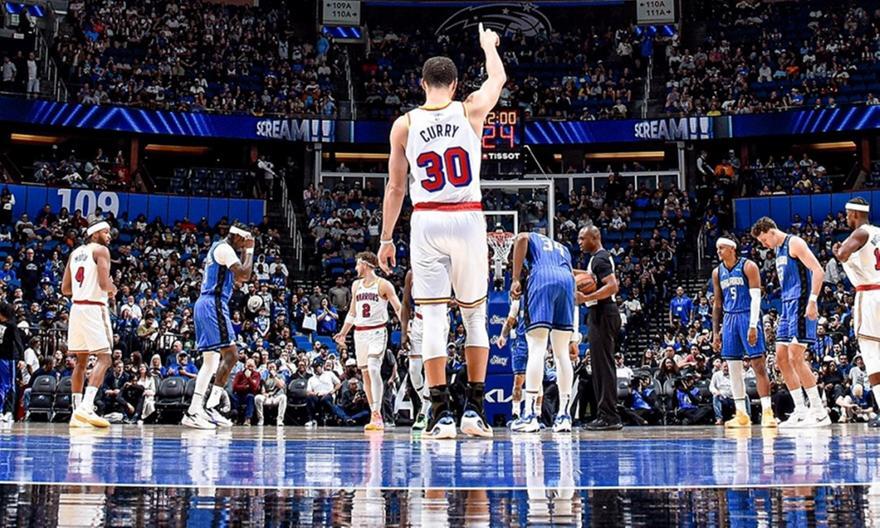 NBA: Μυθικός Κάρι, έβαλε 56 πόντους με 12 τρίποντα στο Ορλάντο thumb