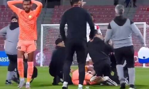 Σοκαριστική στιγμή: Ποδοσφαιριστής έπαθε κρίση επιληψίας εν ώρα αγώνα thumb