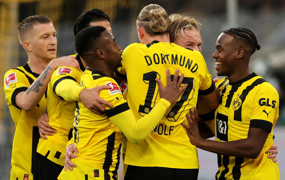 Bundesliga: Στην κορυφή η Ουνιόν, μεγάλη νίκη για τη Ντόρτμουντ thumb