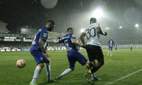 Super League: Βροχή κι αέρας τους άφησαν στην ισοπαλία! thumb