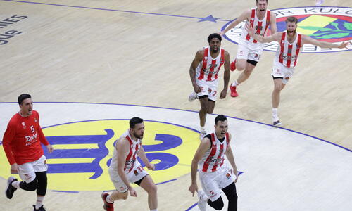ΒΙΝΤΕΟ: Το απίθανο τρίποντο νίκης του Σλούκα με απίθανο speaker! thumb