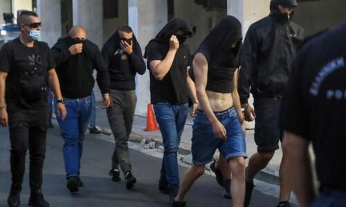 Φωτογραφία με μήνυμα των οργανωμένων της Ντιναμό μετά τη δολοφονία του Μιχάλη! thumb