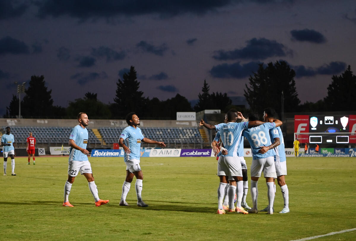 Πάφος FC – Νέα Σαλαμίνα 4-0: Την σμπαράλιασε, έγραψε ιστορία και έπιασε κορυφή! thumb