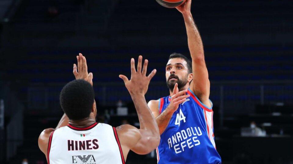 Αναντολού Εφές - Αρμάνι Μιλάνο 69-72: Έχασε διαφορά 17 πόντων, όχι και το ματς thumb
