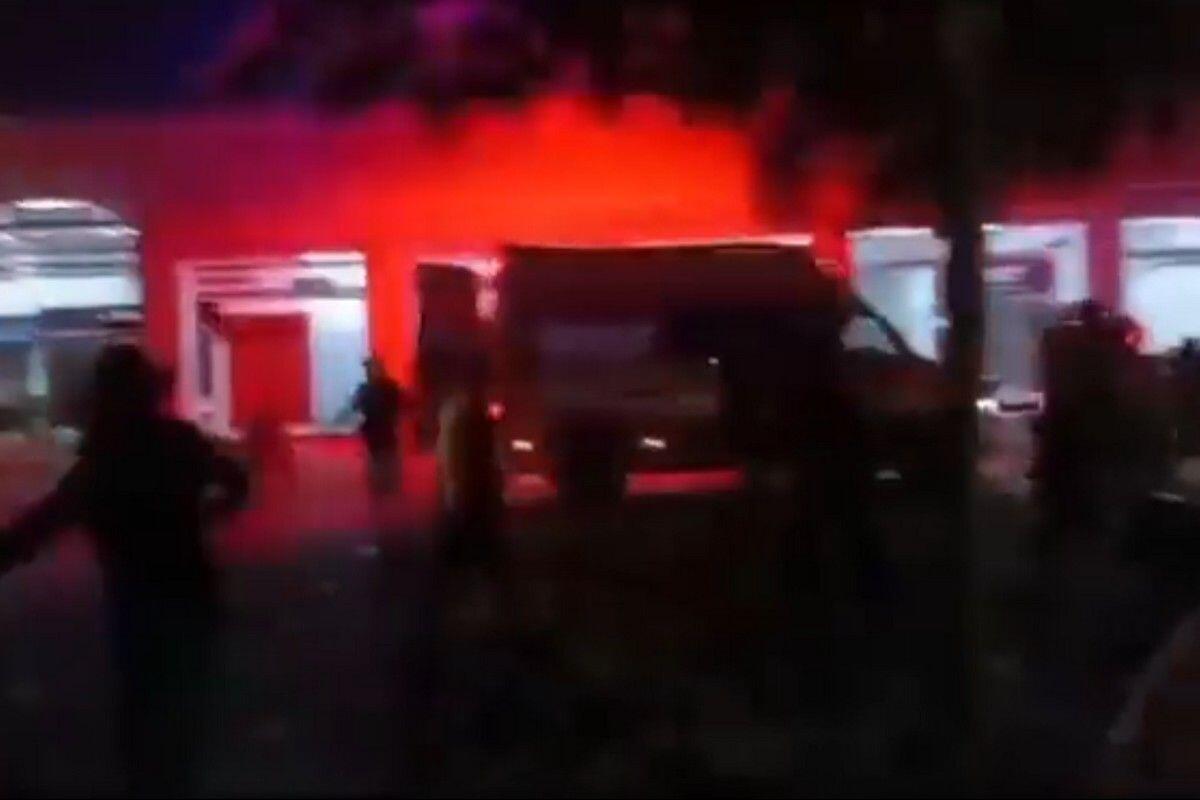 Πυροβολισμοί με δύο νεκρούς και έξι τραυματίες έξω από το γήπεδο της Έμελεκ thumb