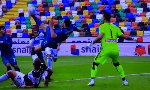 Σκόραρε με... ακροβατικό ο Ζλάταν (video) thumb