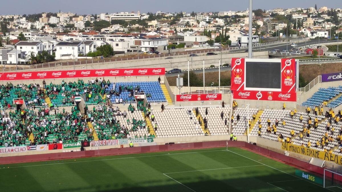 Βίντεο ST: Ένταση με ΑΕΛίστες και Ομονοιάτες πριν την έναρξη του τελικού! thumb