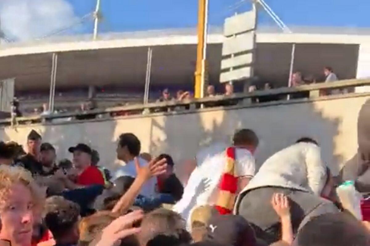 Κατήγγειλε ότι δέχθηκε επίθεση από οπαδούς της Λίβερπουλ thumb
