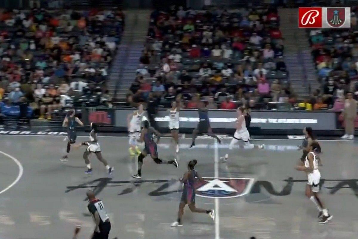 WNBA: Απίθανο buzzer beater από το κέντρο! (vid) thumb