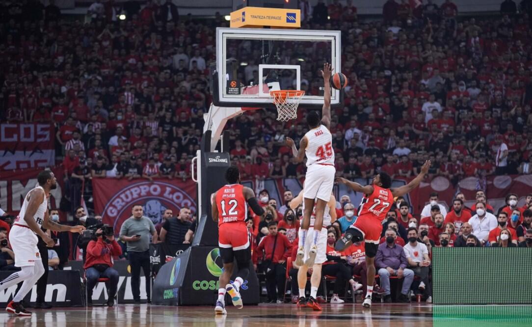 Εποποιία στο ΣΕΦ και πρόκριση στο Final Four για τον Ολυμπιακό! thumb