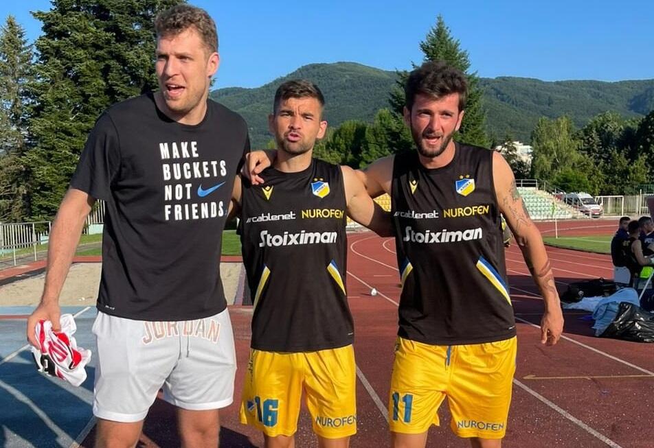 Η ξεχωριστή επίσκεψη στο σημερινό φιλικό του ΑΠΟΕΛ! thumb