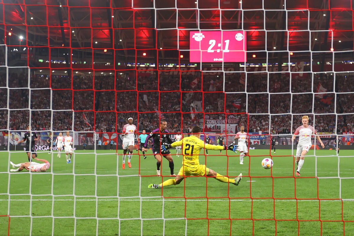 Bundesliga: «Πολύ σκληρή για να πεθάνει» η Μπάγερν thumb