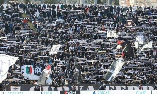 Σάλος: Εμετικό σύνθημα για τον θάνατο του Μαραντόνα! thumb