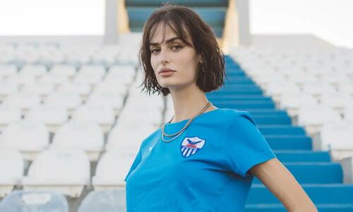 Λανσάρει γυναικεία συλλογή ρούχων η «Κυρία» thumb