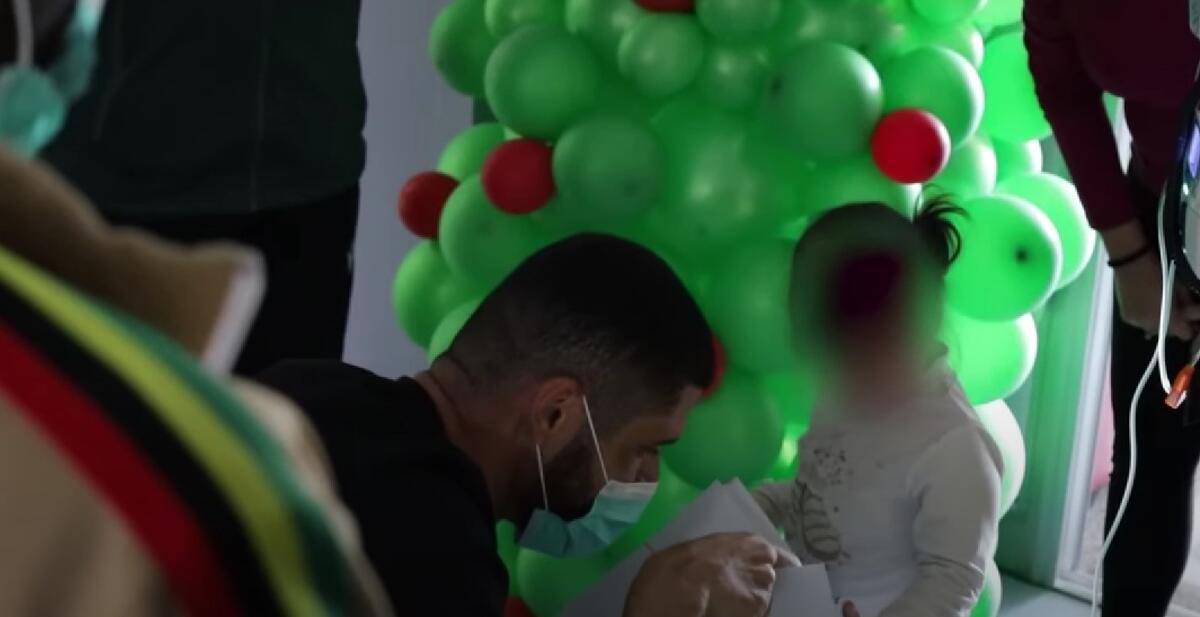 Δίπλα στα παιδάκια του Μακάρειου η Ομόνοια! (ΒΙΝΤΕΟ) thumb