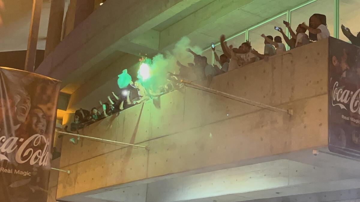 Βίντεο ST: Αποθέωσαν έναν - έναν / Χαμός με Καρίμ, Παπουλή και Φαμπιάνο! thumb