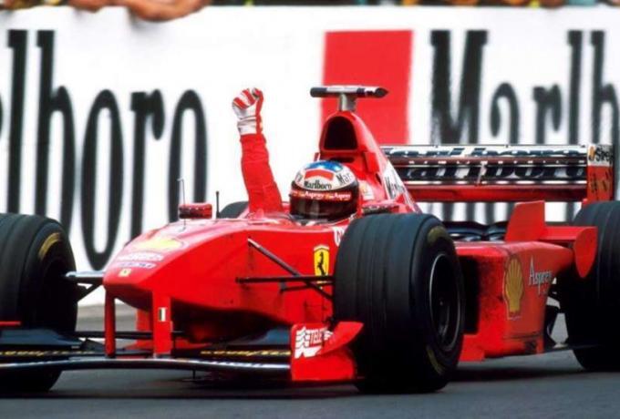 Πωλείται η Ferrari F300 του Μίκαελ Σουμάχερ thumb