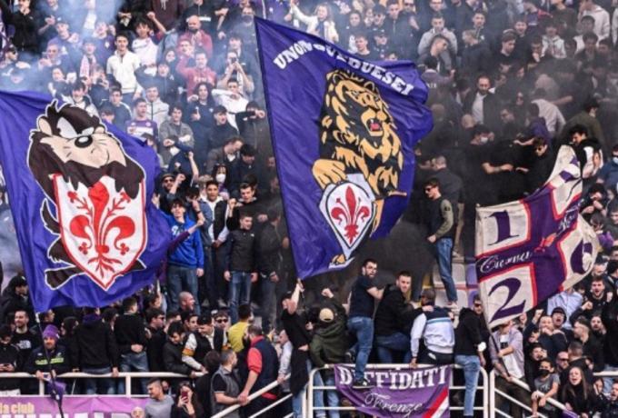 Έκλεισαν και τρίτο τσάρτερ οι οπαδοί της Φιορεντίνα για τον τελικό! thumb
