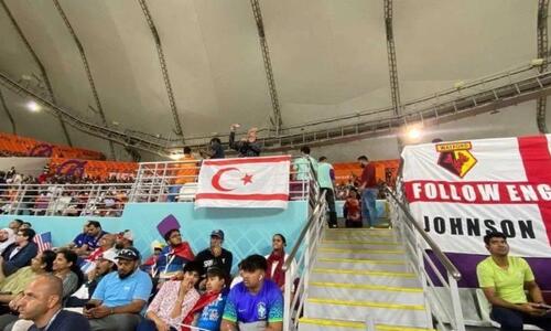 Μουντιάλ: Η αστυνομία αφαίρεσε σημαία του ψευδοκράτους από κερκίδα thumb
