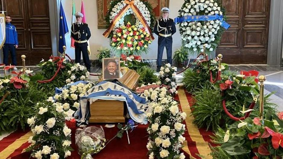 Βουβός πόνος στο τελευταίο «αντίο» στον Σίνισα Μιχαΐλοβιτς (βίντεο) thumb