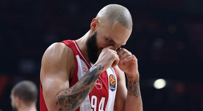 Τρίτη σερί ήττα του Ολυμπιακού, έπεσε στο 8-7 και εκτός οκτάδας thumb