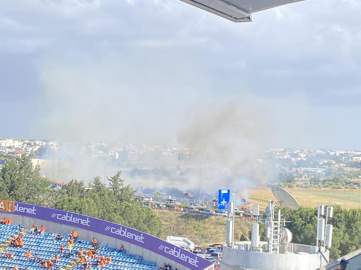 Βίντεο ST: Φωτιά έξω από το ΓΣΠ, στο σημείο η Πυροσβεστική thumb