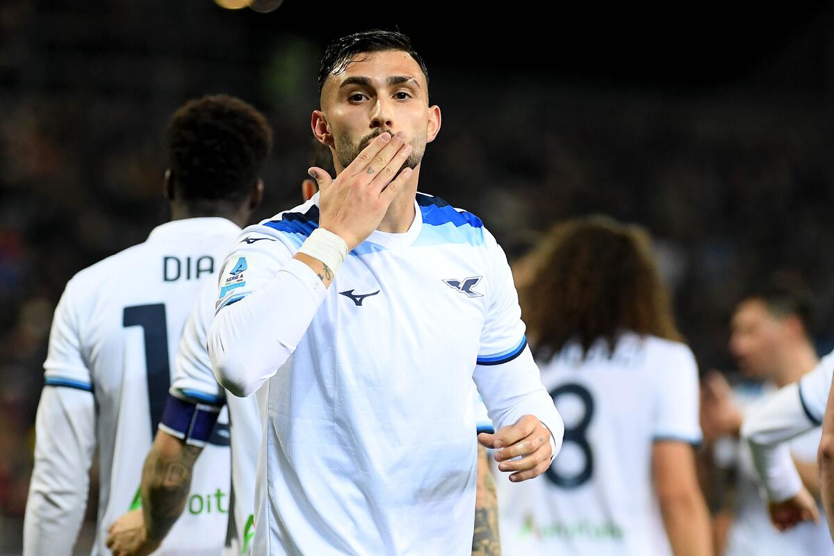 Serie A: Αντέδρασε η Λάτσιο κι έφυγε με «διπλό» από τη Σαρδηνία thumb