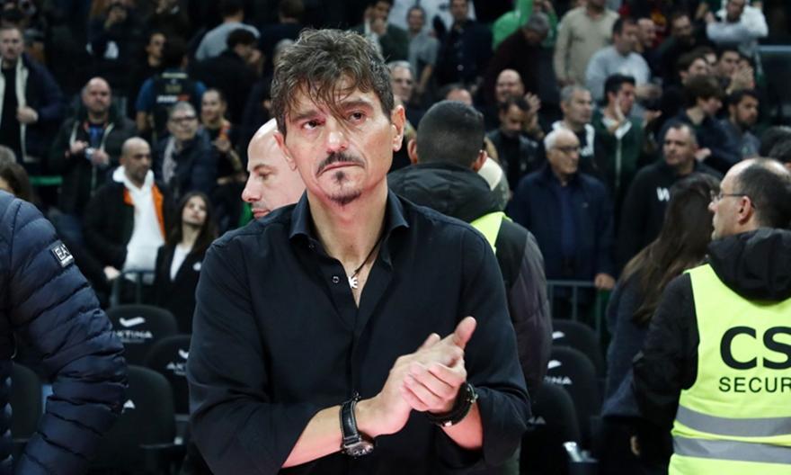 Έντονος ο Γιαννακόπουλος: «Aντί να παραιτηθεί, τρέχει να μαζέψει τα ασυμμάζευτα - Ότι θα φύγετε, θα φύγετε» thumb