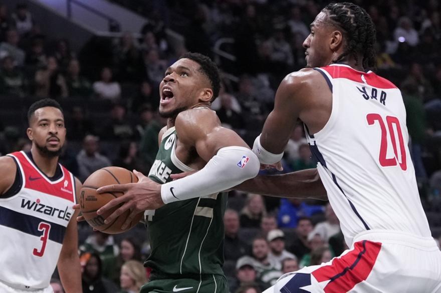NBA: Με οδηγό Αντετοκούνμπο πρώτη νίκη στην πρεμιέρα για Μπακς thumb
