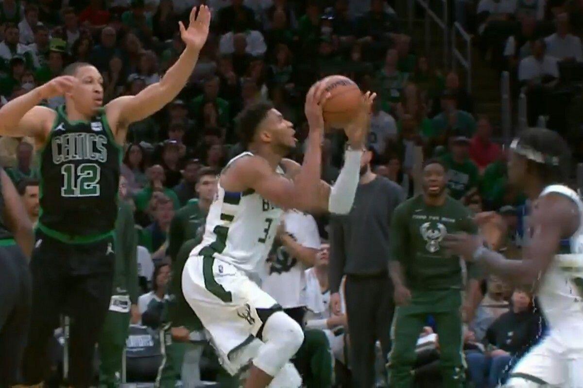Το τρελό κάρφωμα του Γιάννη που «πάγωσε» το TD Garden! (vid) thumb