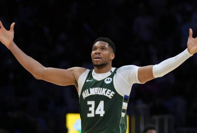 Greek Freak από... άλλο πλανήτη: Οι απίθανες επιδόσεις του Γιάννη στο ΝΒΑ! (pic) thumb