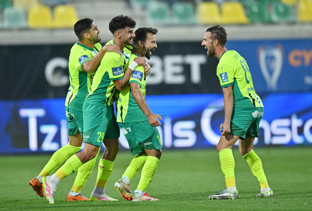 ΑΕΚ - ΑΠΟΕΛ 3-0: «Καθάρισε» με... σβηστές μηχανές και βλέπει ρεβάνς  thumb