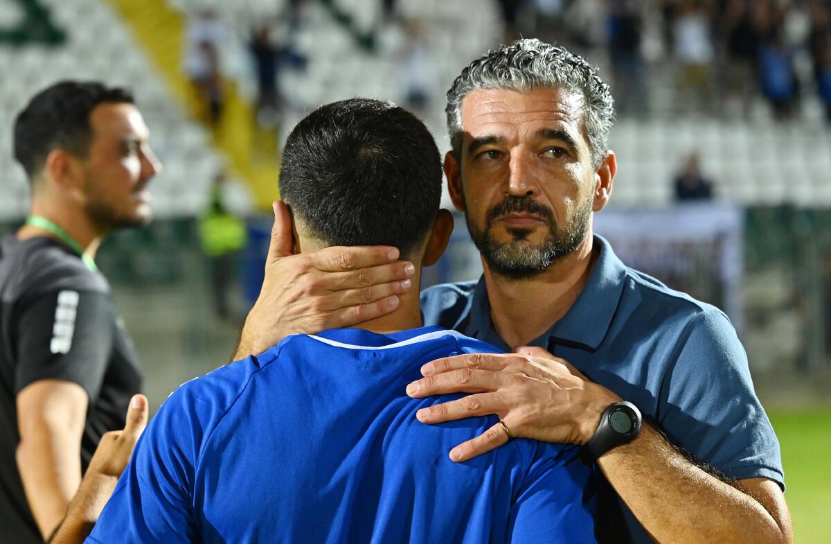 Έτσι «ντόμπαρε» τους παίκτες του ο Μαρτίνς! (ΒΙΝΤΕΟ) thumb