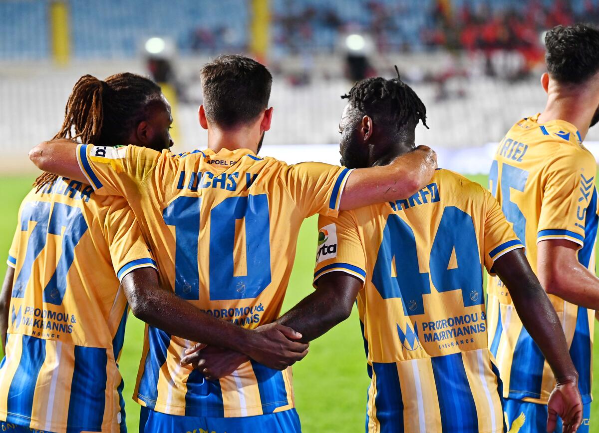 ΑΠΟΕΛ – Νέα Σαλαμίνα 1-0: Το πρώτο του Βιγιαφάνες διεύρυνε το σερί! thumb