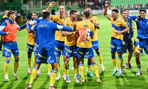 ΑΠΟΕΛ: Εικόνα από Národny futbalovy stadión; thumb