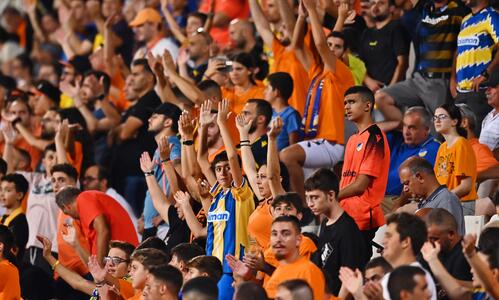 Επική φωτογραφία: Τούρτα στις κερκίδες του ΓΣΠ! thumb