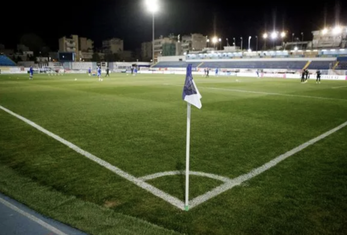 Πρόβατα έφαγαν το γκαζόν σε ποδοσφαιρικό γήπεδο του Ρεθύμνου thumb