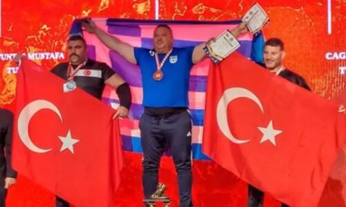 Βίντεο: Προκλητικοί οι Τούρκοι έκοψαν στη μέση τον ελληνικό Εθνικό Ύμνο! thumb