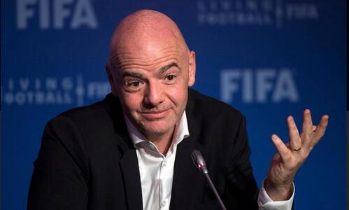 Τζιάνι Ινφαντίνο: Ο πρόεδρος της FIFA μετακόμισε στο Κατάρ! thumb