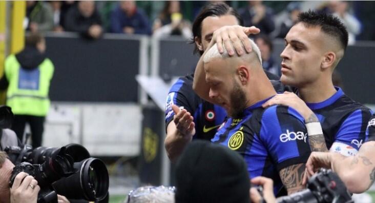 Η Ίντερ δεν «χαρίστηκε» στην Έμπολι (2-0) και πάει για το γύρο του θριάμβου στο Derby della Madonnina thumb