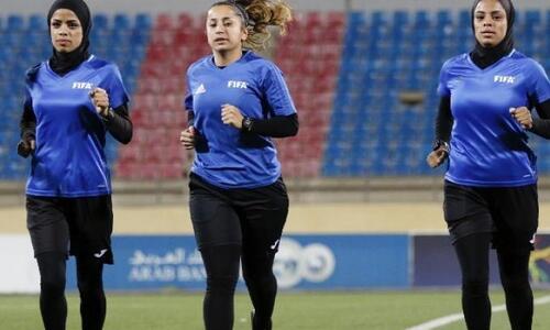 Πρώτη φορά μόνο γυναίκες διαιτητές σε αγώνα ανδρών στην Ιορδανία thumb